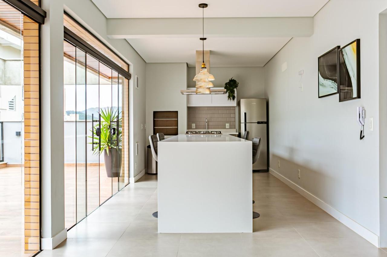 Studio Moderno Com Vaga, Proximo A Lagoa Da Conceicao - Trindade Lägenhet Florianópolis Exteriör bild